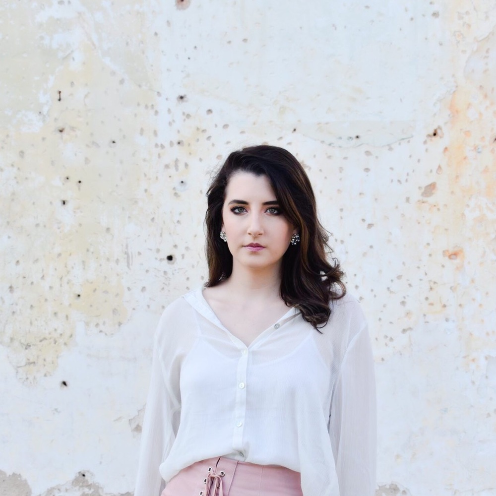 Meet your Posher, Alexis